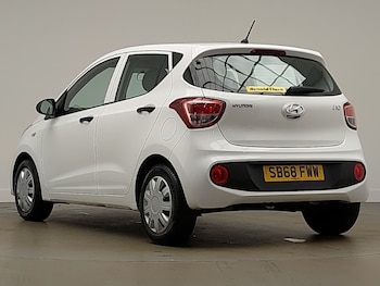Used Hyundai i10 2018 for sale - 76493186: Photo