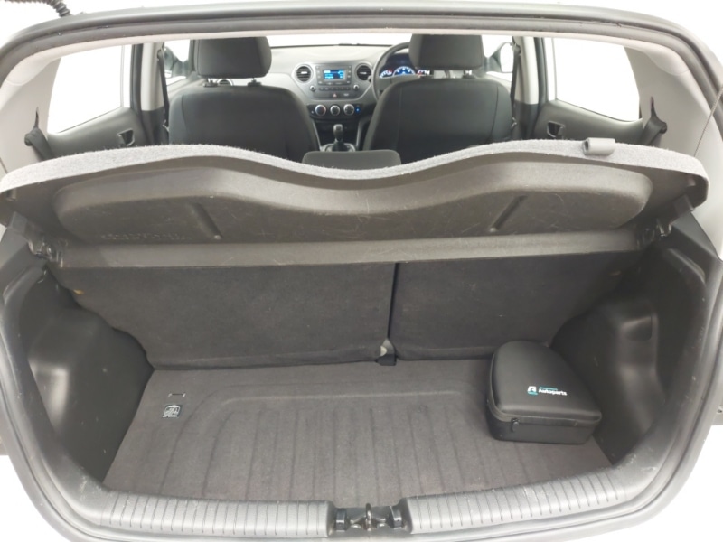 Used Hyundai i10 2018 for sale - 76493186: Photo 8