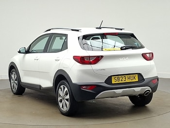 Used Kia Stonic 2023 for sale - 79382778: Photo