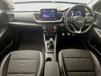 Used Kia Stonic 2021 for sale - 76188312: Photo 2