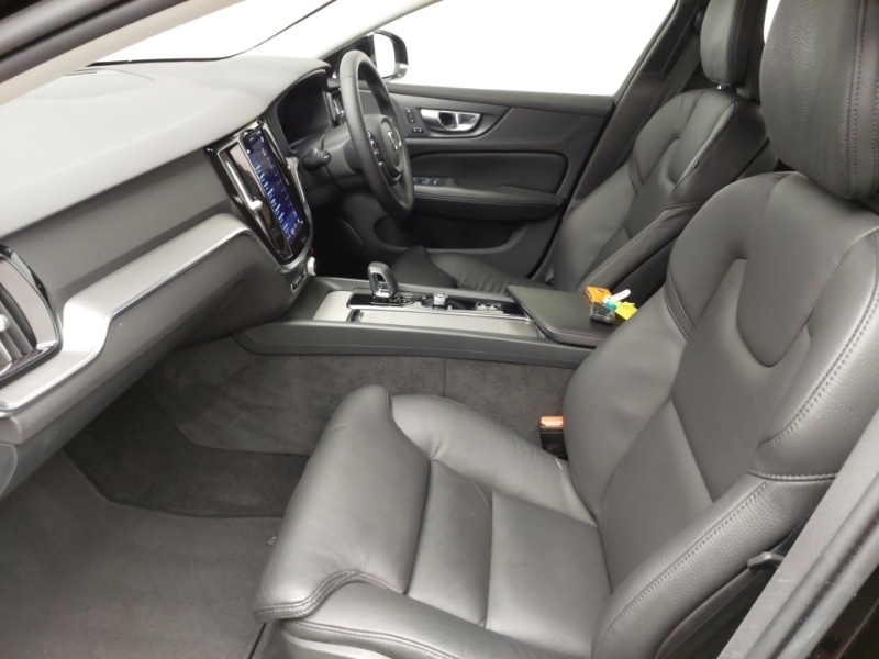 Used Volvo V60 2023 for sale - 76954868: Photo 5