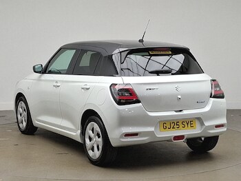 Used Suzuki Swift 2025 for sale - 77596406: Photo