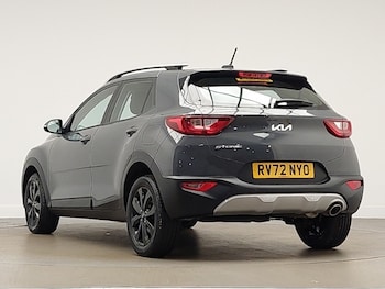 Used Kia Stonic 2022 for sale - 77108190: Photo