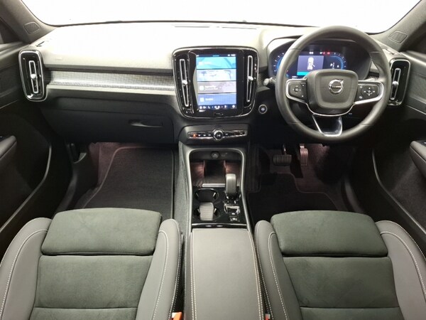 Used Volvo XC40 2024 for sale - 76258333: Photo 2