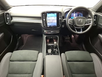 Used Volvo XC40 2024 for sale - 76258333: Photo 2