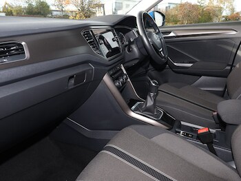 Used Volkswagen T-Roc 2018 for sale - 77070082: Photo