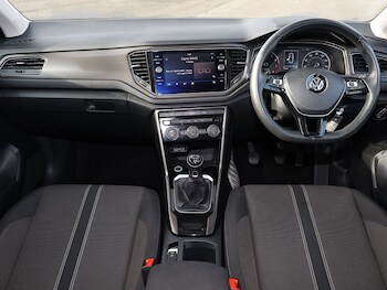 Used Volkswagen T-Roc 2018 for sale - 77070082: Photo