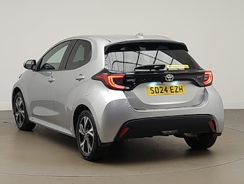 Used Toyota Yaris 2024 for sale - 77530897: Photo