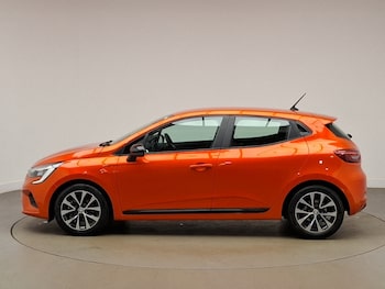 Used Renault Clio 2023 for sale - 77750499: Photo