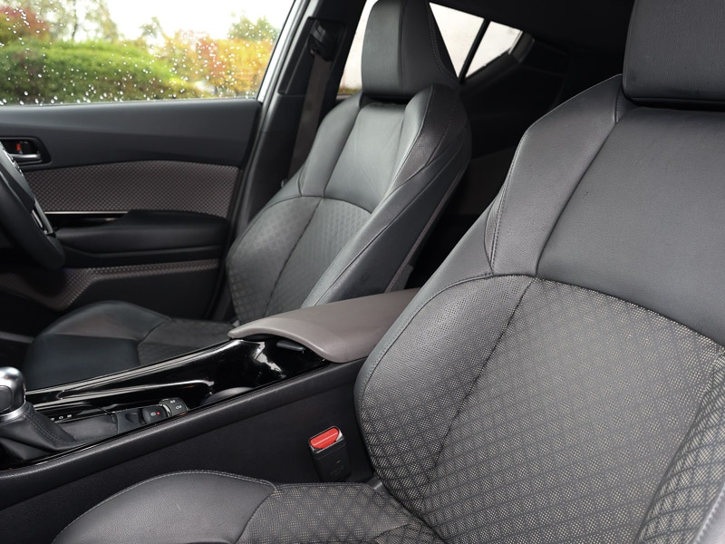Used Toyota C-HR 2021 for sale - 76172032: Photo 14