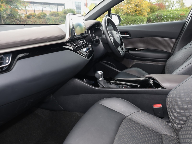 Used Toyota C-HR 2021 for sale - 76172032: Photo 2