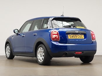 Used MINI Hatch 2019 for sale - 76354383: Photo