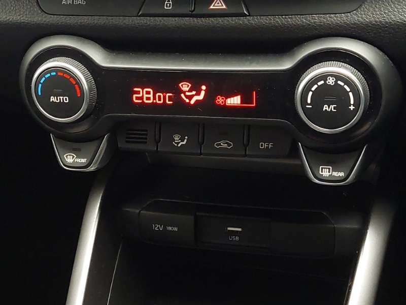 Used Kia Stonic 2023 for sale - 77223656: Photo 15