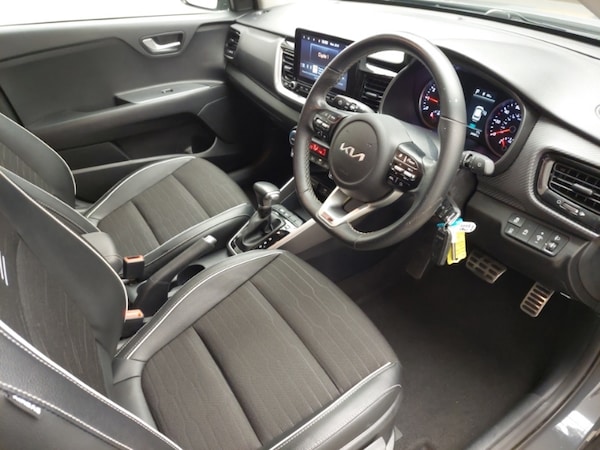 Used Kia Stonic 2022 for sale - 76325717: Photo 13