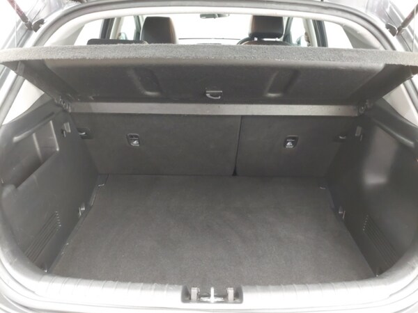 Used Kia Stonic 2022 for sale - 76325717: Photo 8