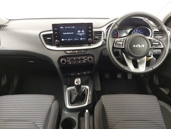 Used Kia XCeed 2023 for sale - 76285746: Photo 2