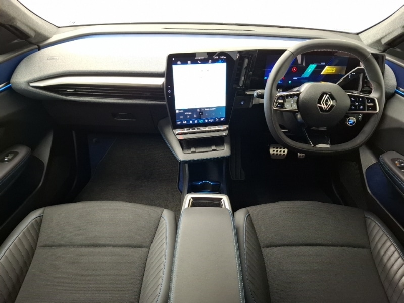 Used Renault Scenic E-Tech 2024 for sale - 76707725: Photo 2