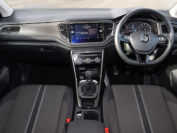 Used Volkswagen T-Roc 2018 for sale - 77189816: Photo