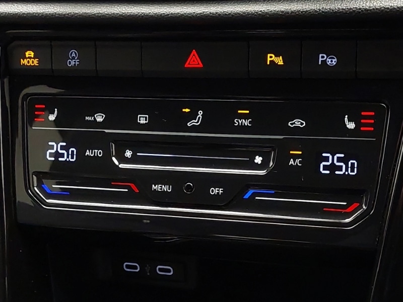 Used Volkswagen T-Roc 2022 for sale - 76383921: Photo 15