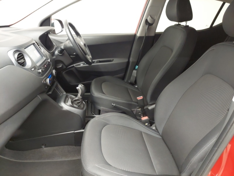 Used Hyundai i10 2019 for sale - 76165966: Photo 5