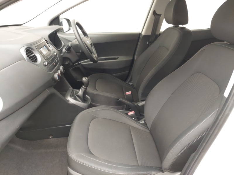 Used Hyundai i10 2018 for sale - 76587254: Photo 5