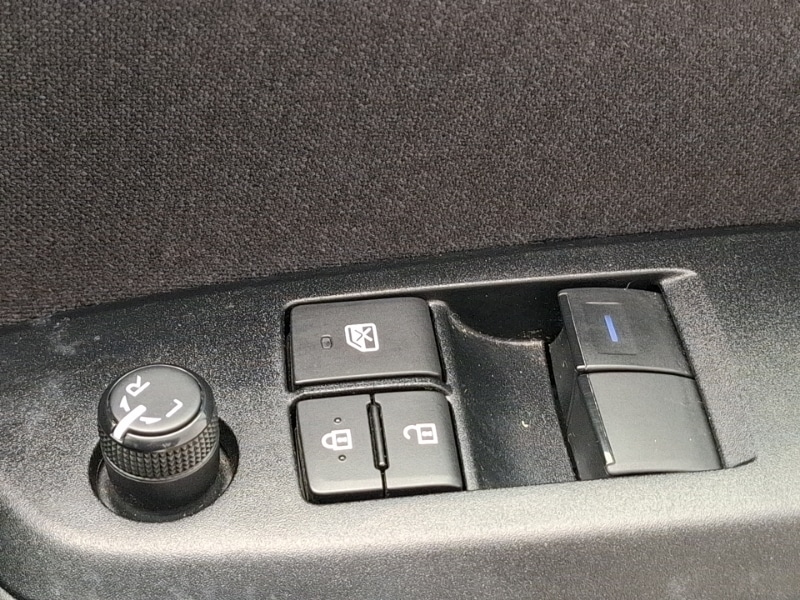 Used Toyota Yaris 2023 for sale - 77049398: Photo 19