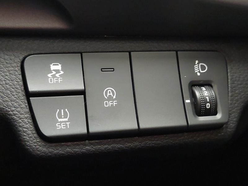 Used Kia Stonic 2025 for sale - 76515252: Photo 17