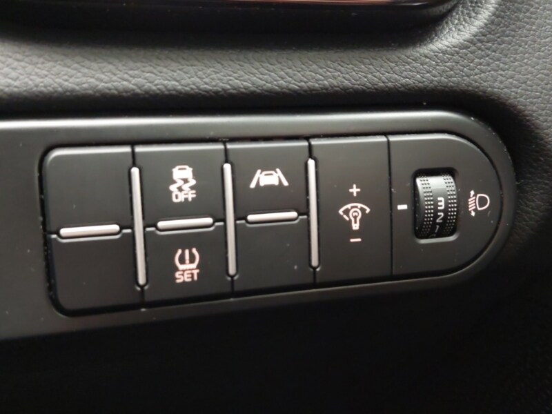 Used Kia XCeed 2023 for sale - 76331767: Photo 17