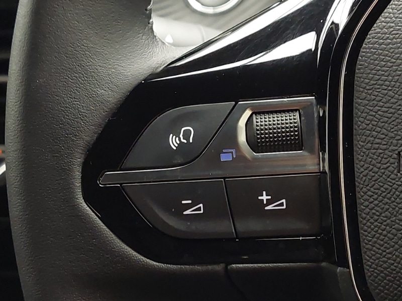 Used Peugeot 2008 2023 for sale - 76383940: Photo 18