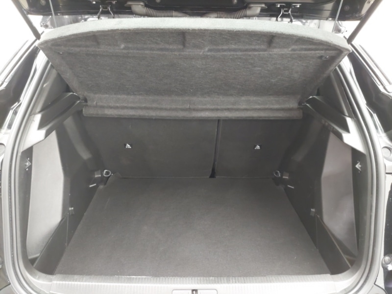 Used Peugeot 2008 2023 for sale - 76383940: Photo 8