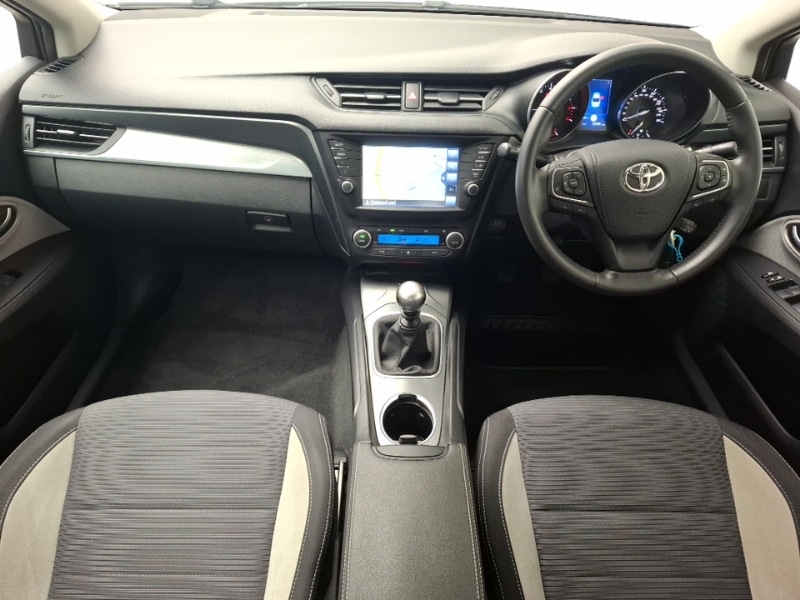 Used Toyota Avensis 2016 for sale - 77596399: Photo 2