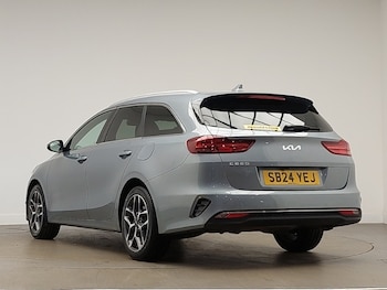 Used Kia Ceed 2024 for sale - 76613733: Photo