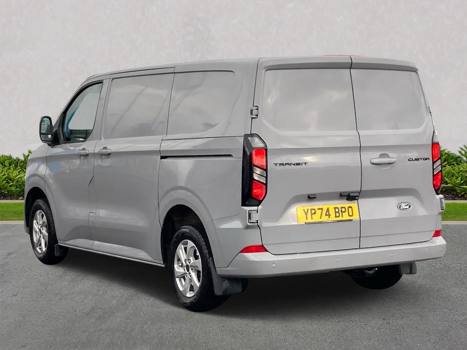 Used Ford Transit Custom 2024 for sale - 76720323: Photo 2