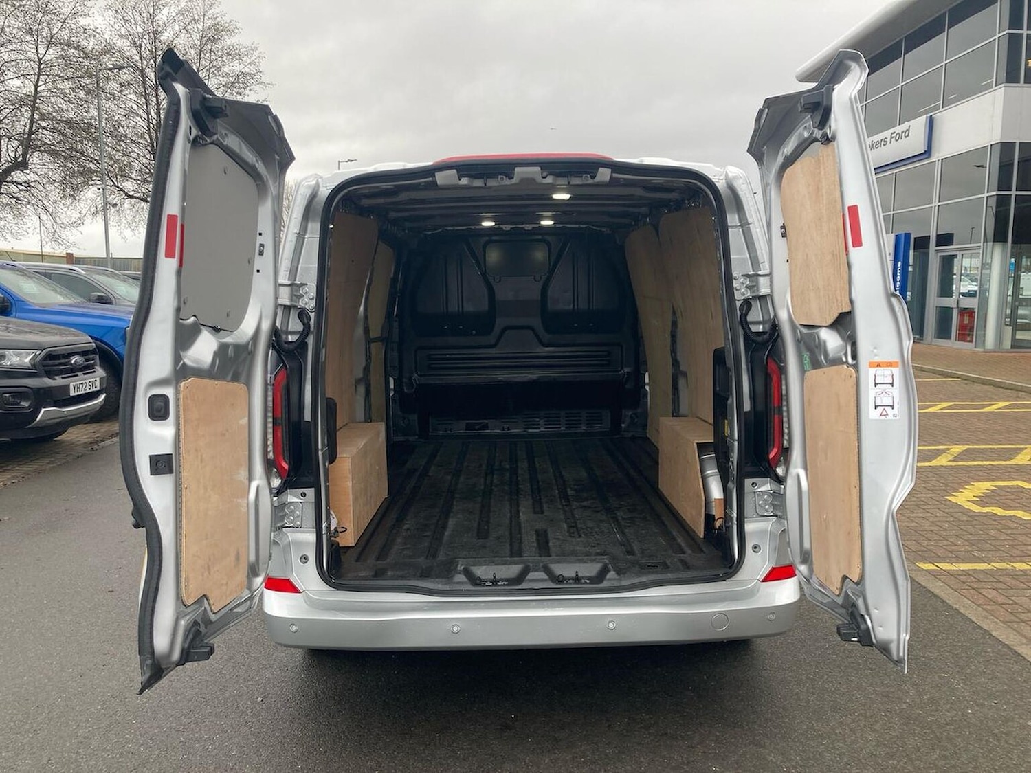 Used Ford Transit Custom 2024 for sale - 77775177: Photo 6