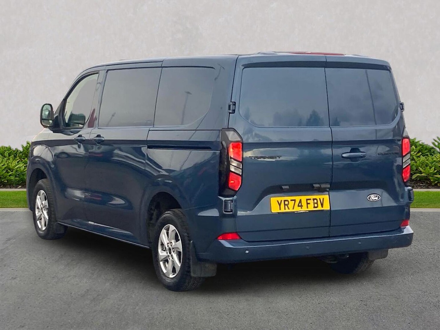 Used Ford Transit Custom 2024 for sale - 77489325: Photo 2