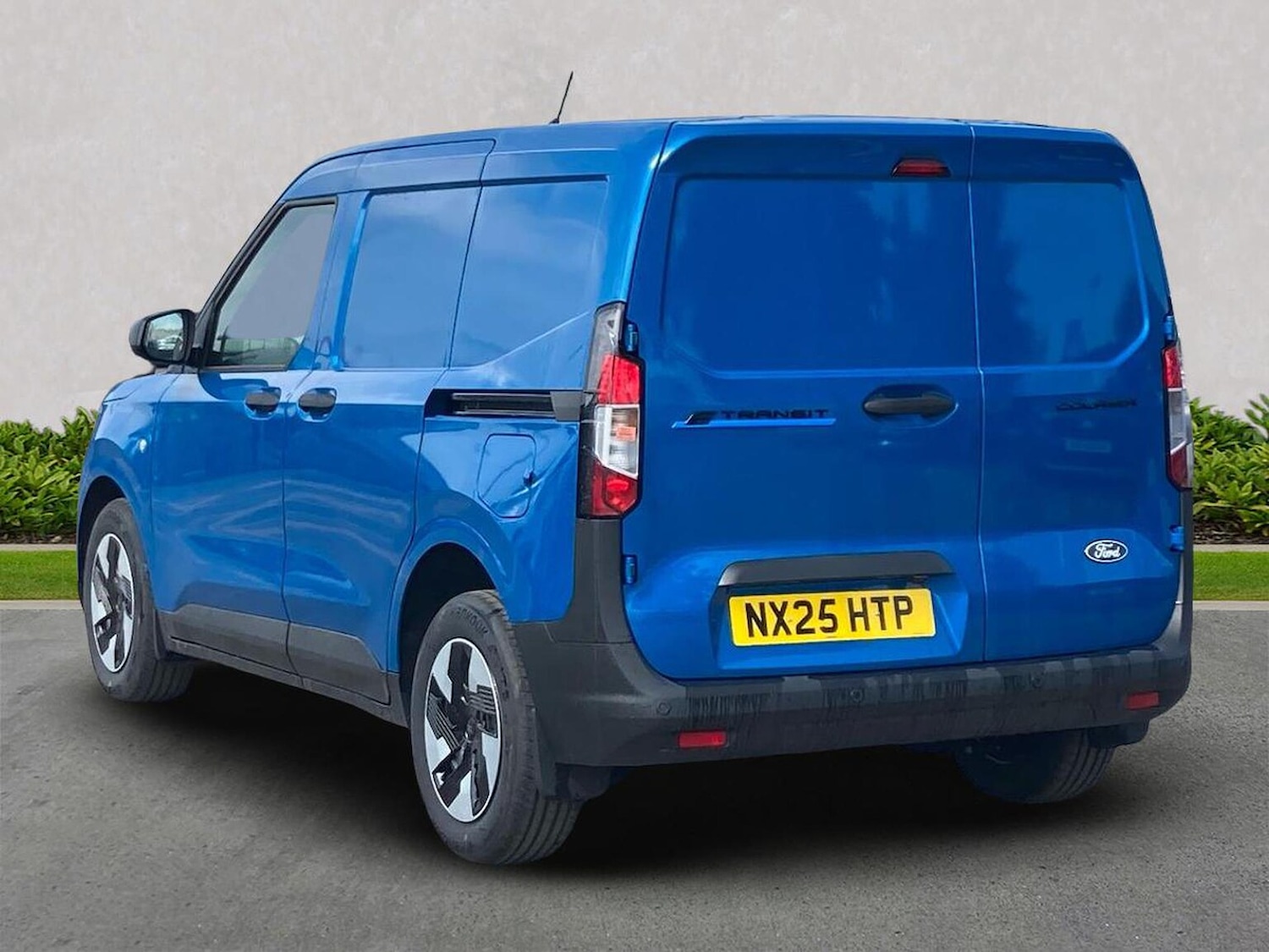 Used Ford Transit Courier 2025 for sale - 77489335: Photo 2