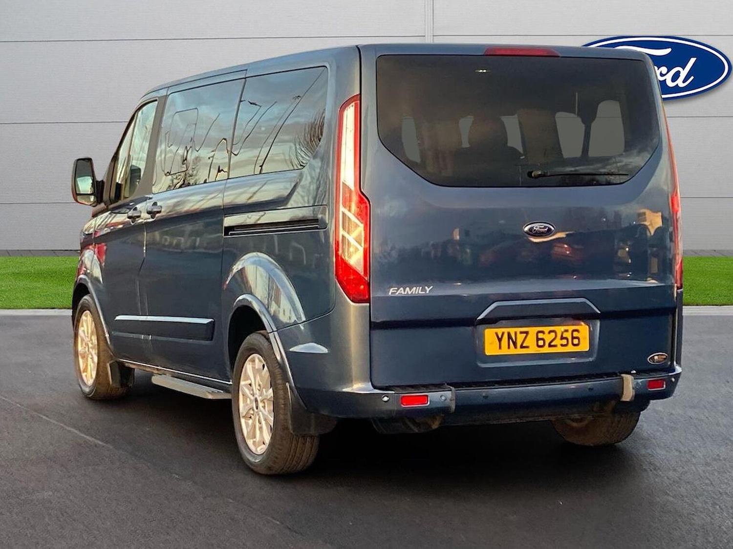 Used Ford Tourneo Custom 2019 for sale - 76149592: Photo 2