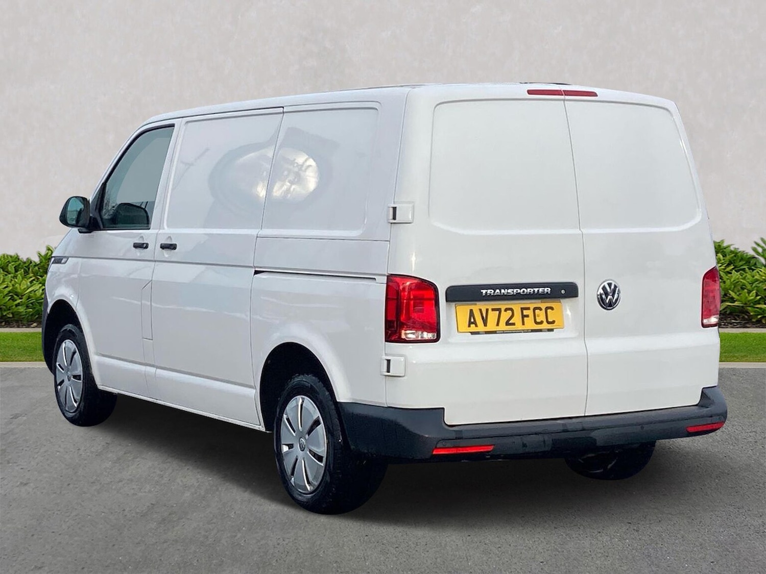 Used Volkswagen Transporter 2022 for sale - 77629351: Photo 2