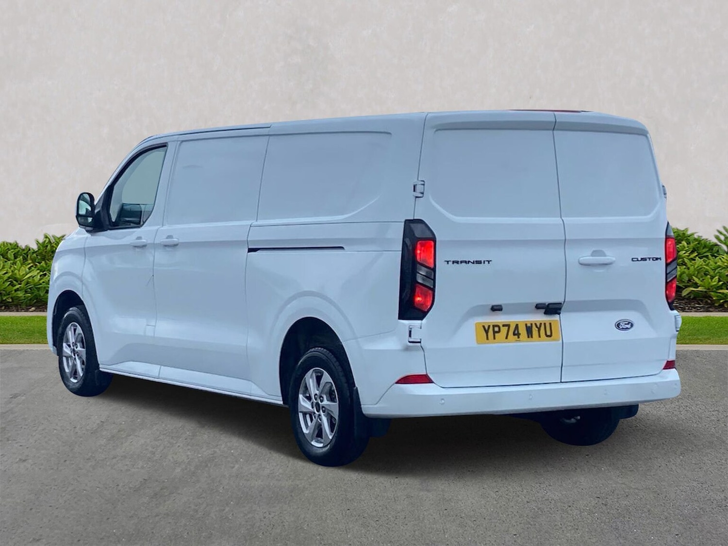 Used Ford Transit Custom 2024 for sale - 76809407: Photo 2