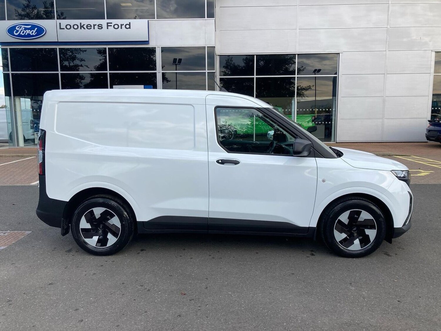 Used Ford Transit Courier 2025 for sale - 76142909: Photo 18