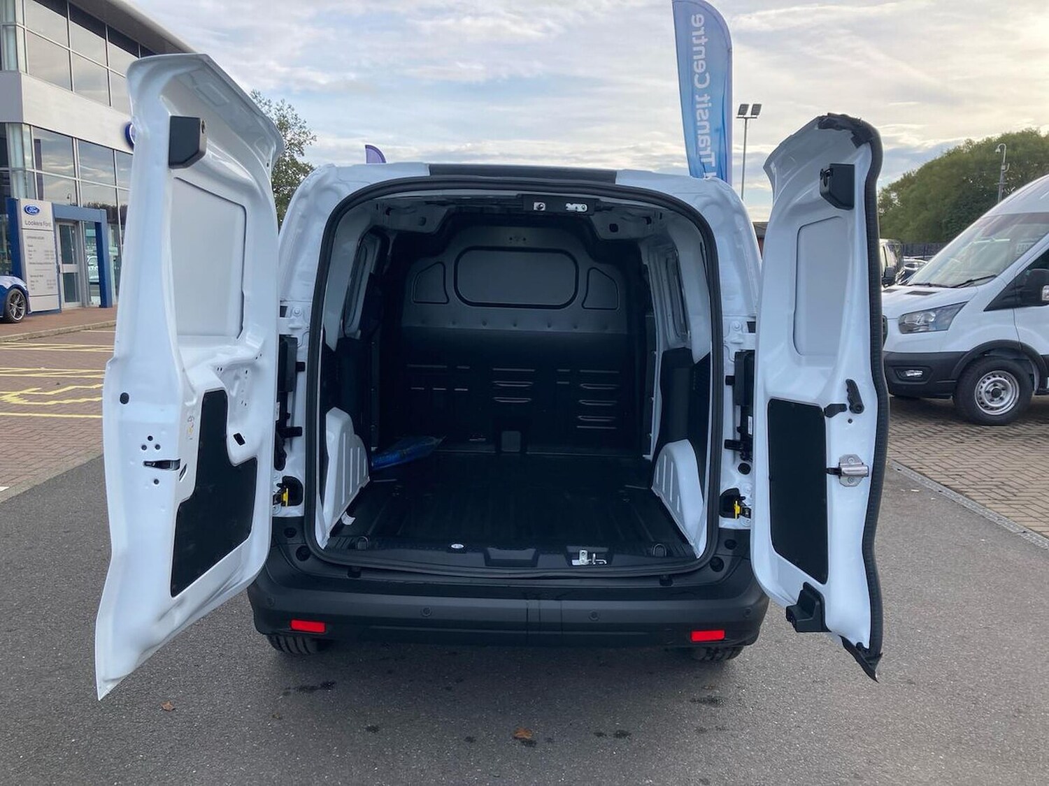 Used Ford Transit Courier 2025 for sale - 77489331: Photo 6