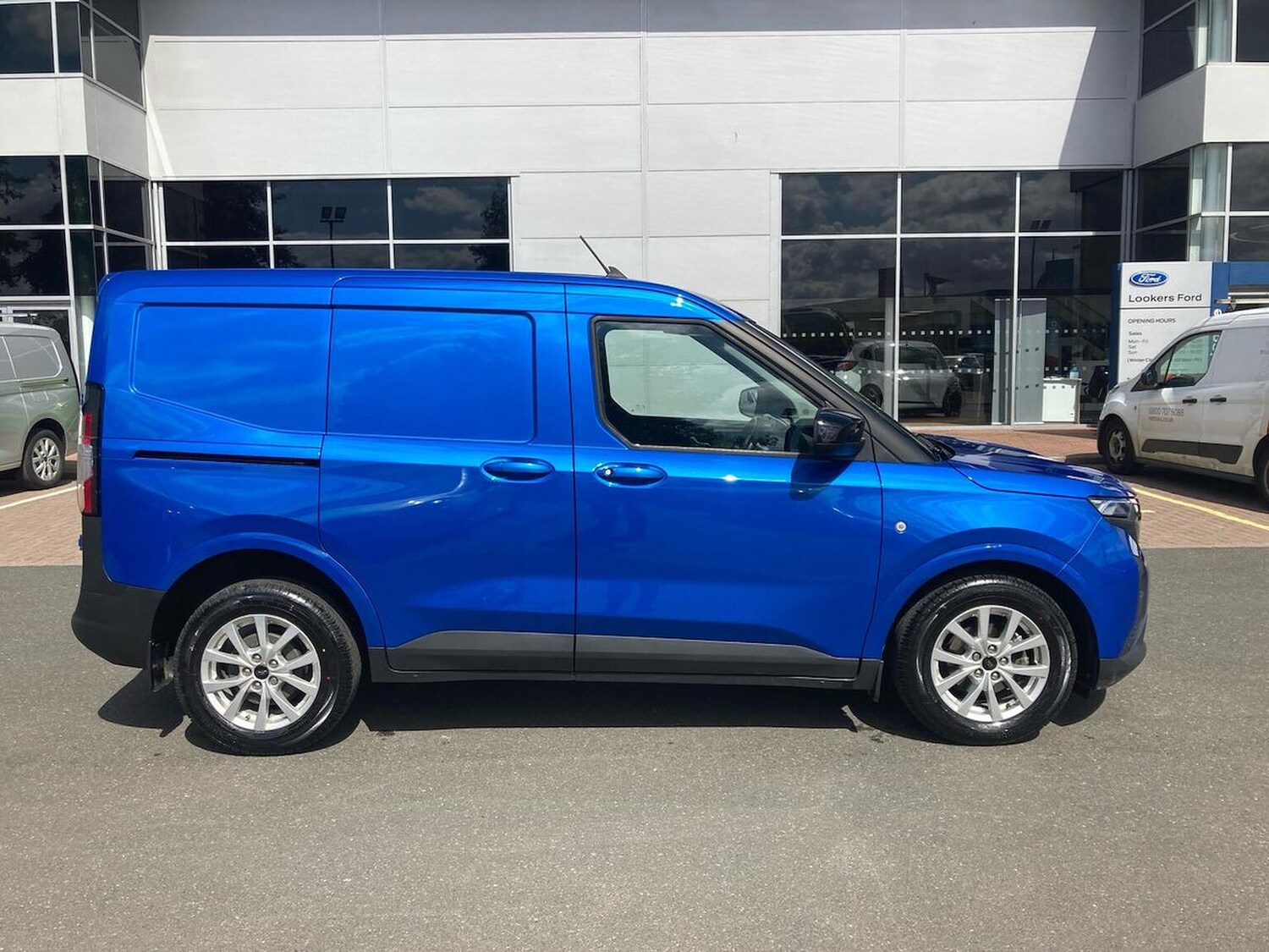 Used Ford Transit Courier 2024 for sale - 76047803: Photo 18