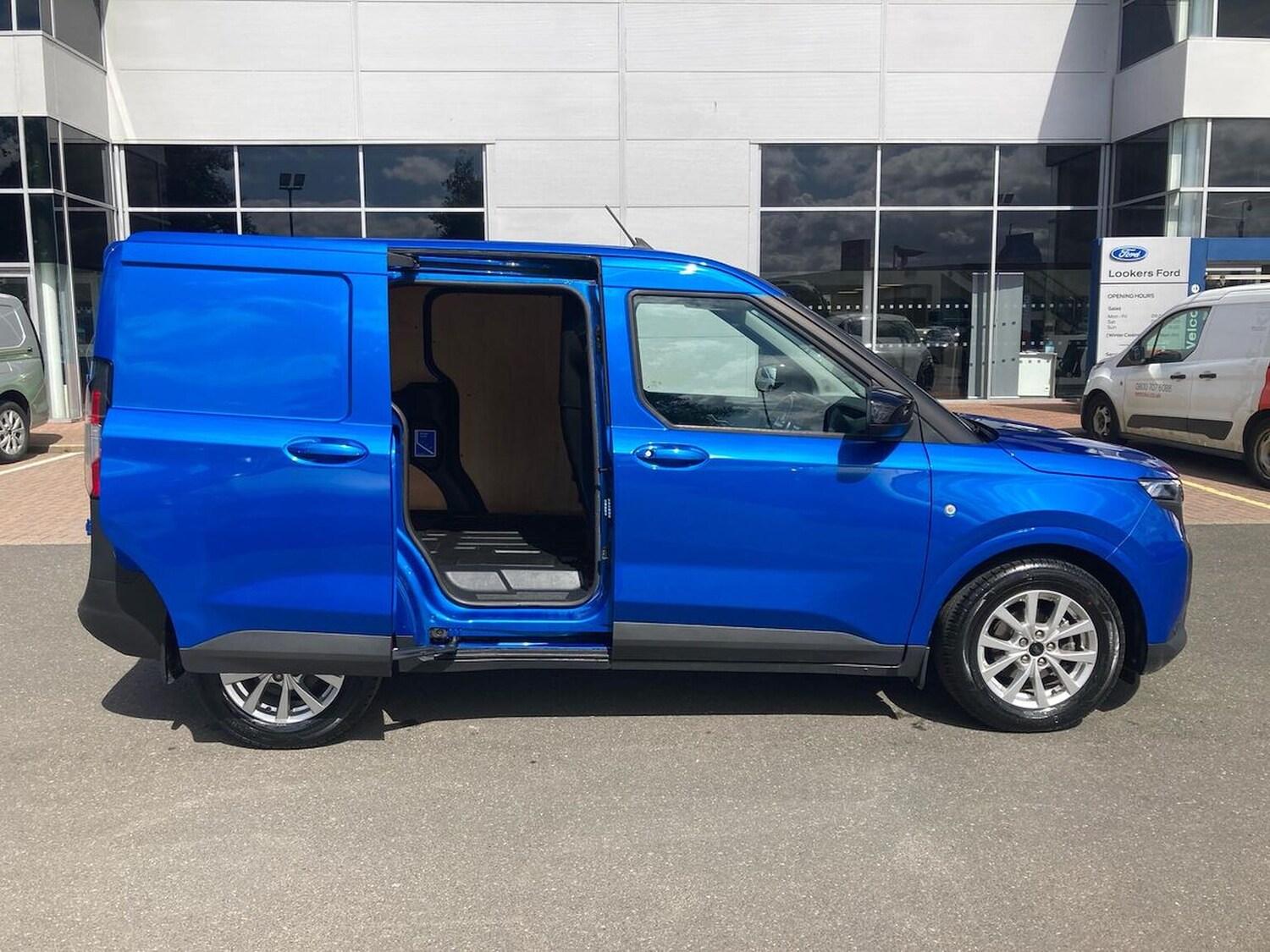 Used Ford Transit Courier 2024 for sale - 76047803: Photo 21