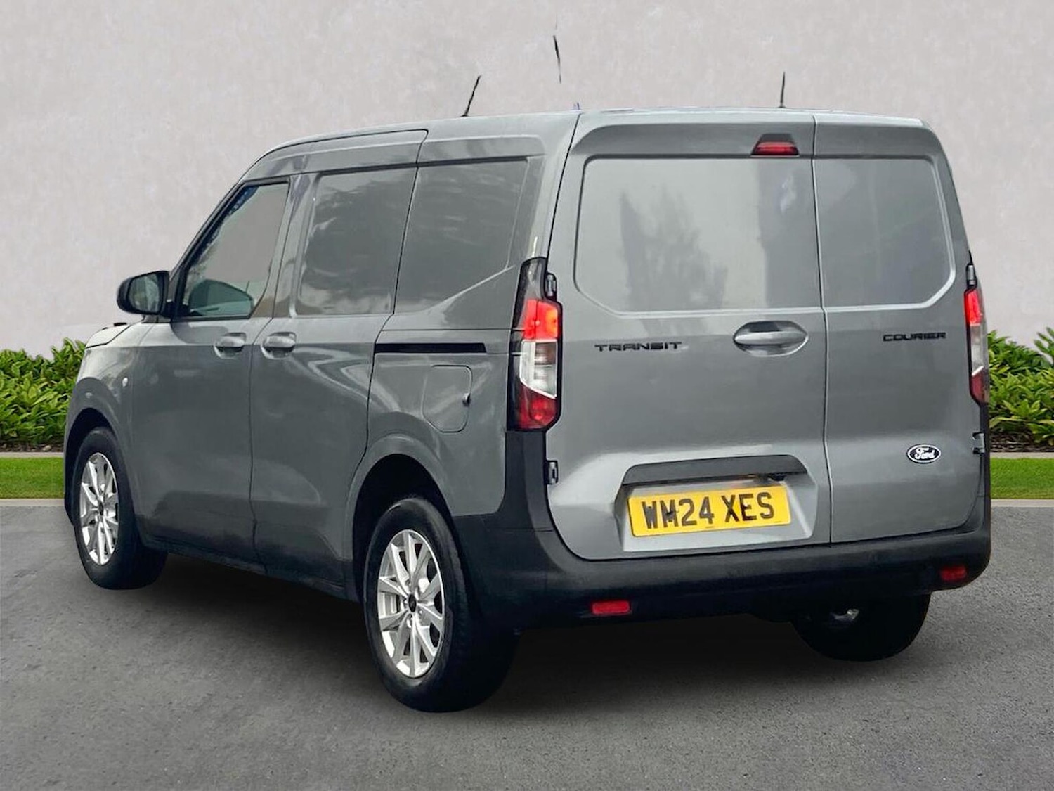 Used Ford Transit Courier 2024 for sale - 76570979: Photo 2