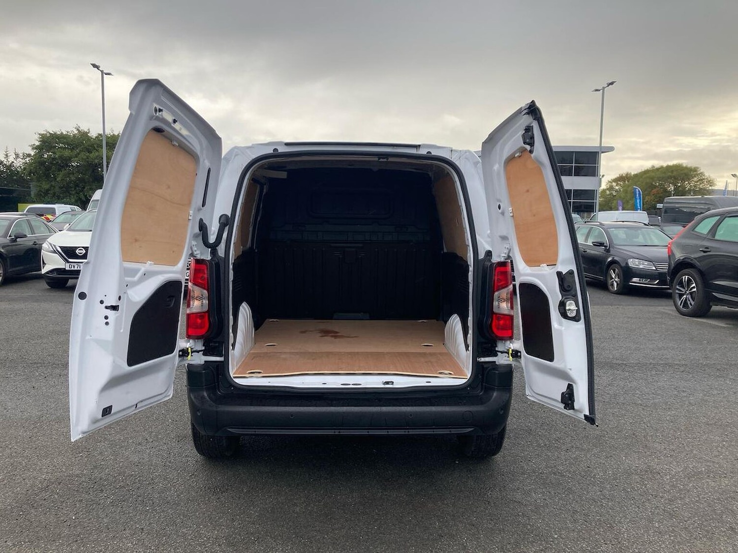 Used Vauxhall Combo 2024 for sale - 76331082: Photo 6