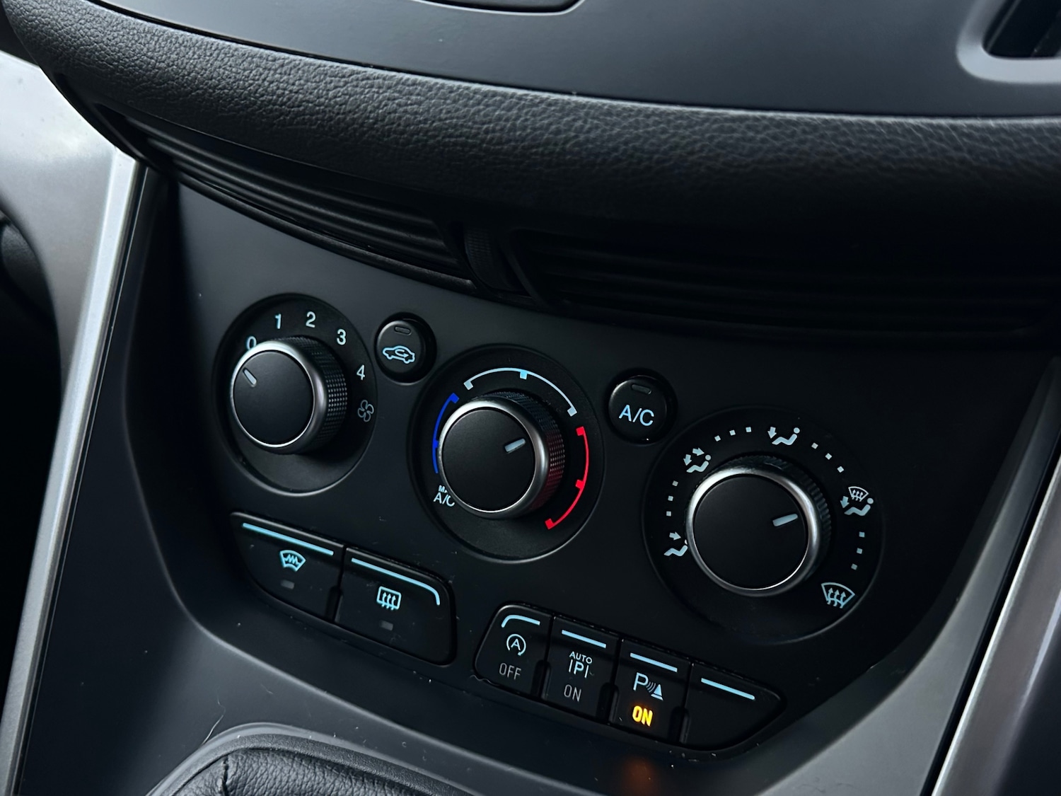 Used Ford Kuga 2016 for sale - 77562426: Photo 16