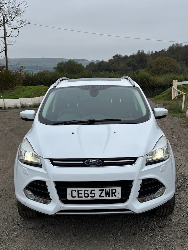 Used Ford Kuga 2015 for sale - 76316712: Photo 2
