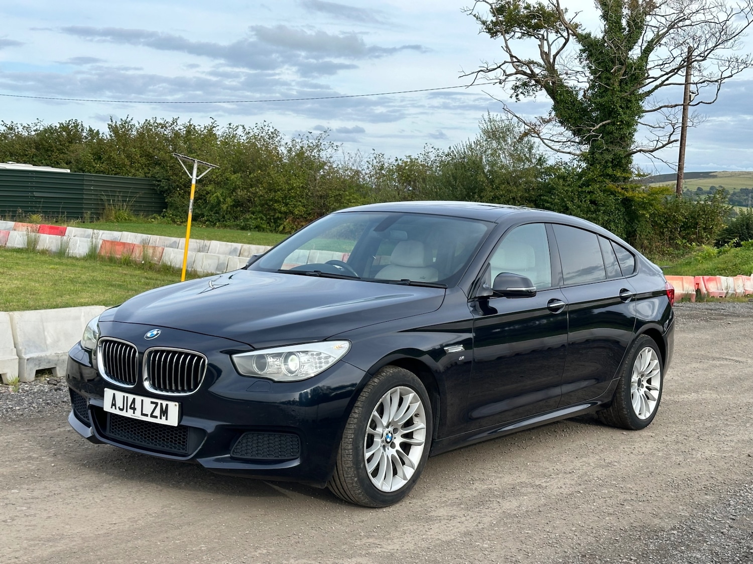 Used BMW 5 Series 2014 for sale - 76141465: Photo 3