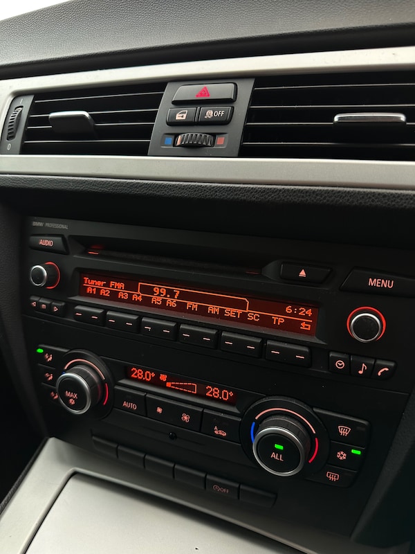 Used BMW 3 Series 2011 for sale - 76263361: Photo 15