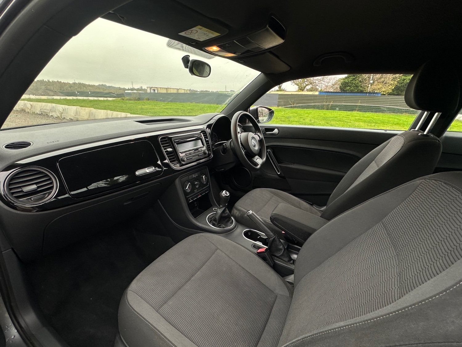 Used Volkswagen Beetle 2015 for sale - 76454965: Photo 11